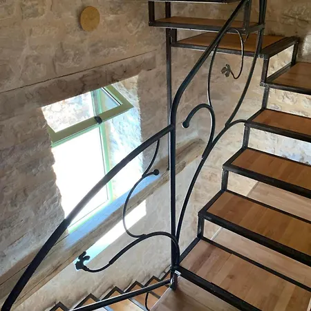 Pietraviti Villa *